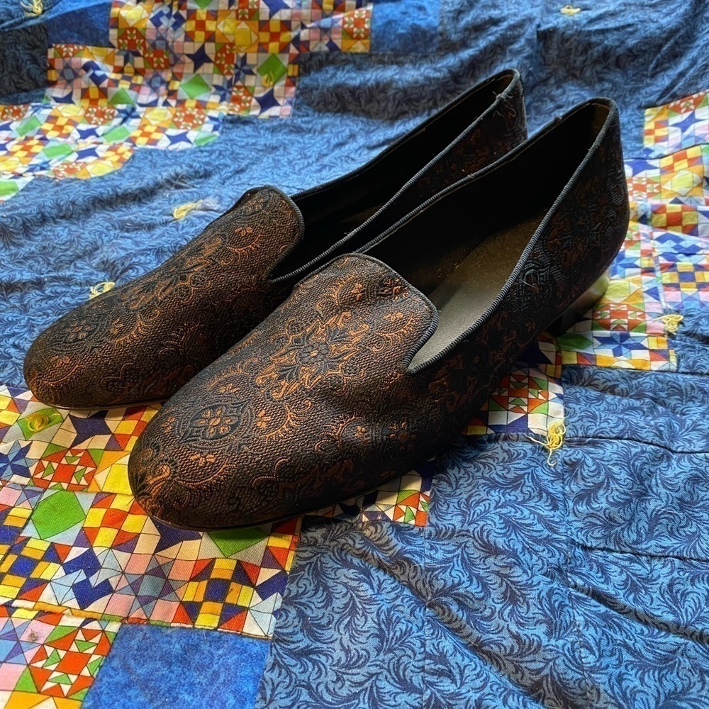 Van eli Arlen copper and black lace look smoking slippers size 10 narrow